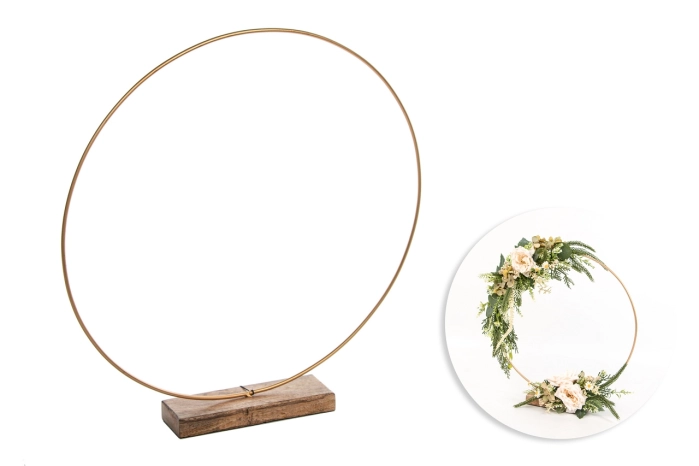 Ring metalowy złoty 45cm na drewnianej podstawie (4/24szt)
